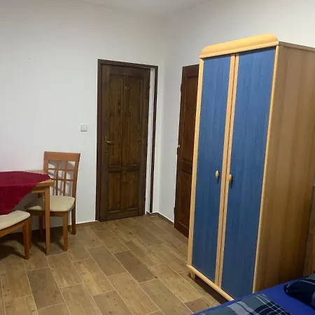 Krusne Hory U Mikese Apartament *