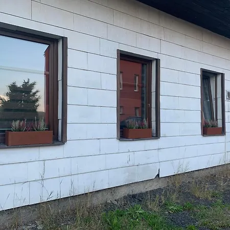 アパート Krusne Hory U Mikese アベルタミ