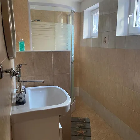 Krusne Hory U Mikese * アベルタミ